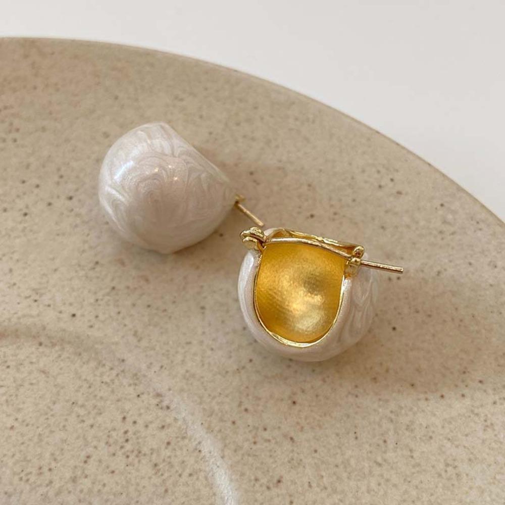 Niche Temperament Light Luxury High Sense Drop Glaze Ear Buckle Round Doudou Port Style Earrings