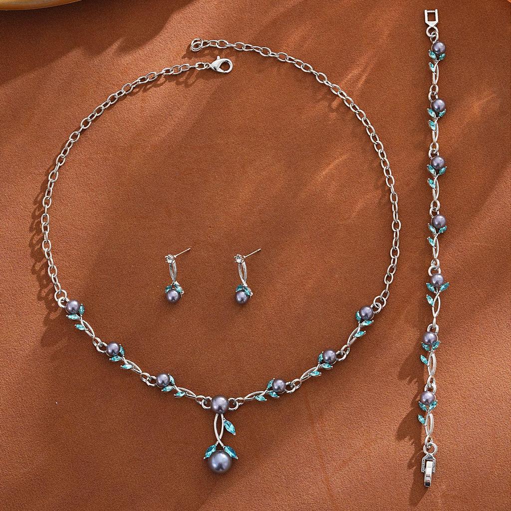 Elegant Pearl Rhinestone Flower Jewelry Set: Necklace, Earrings & Bracelet for Weddings & Banquets