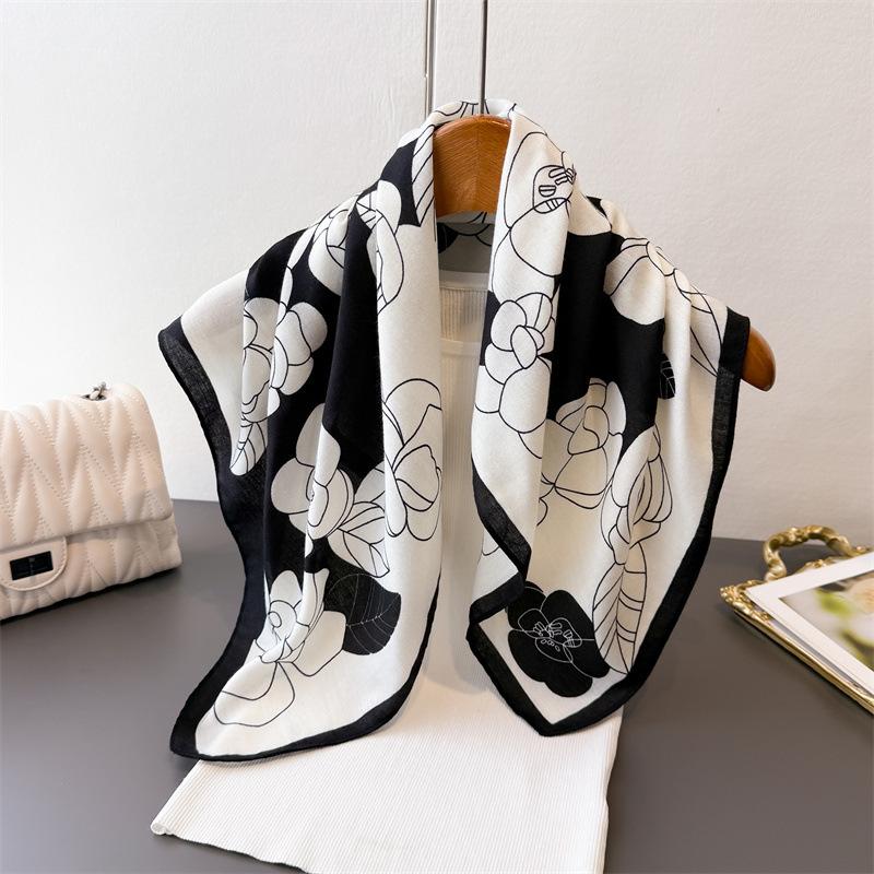 Korean Version of Qiandongge Silk Scarf, Thin Small Square Scarf, Luxury Temperament Herringbone Pattern Headscarf, Imitation Velvet Shawl, Scarf.