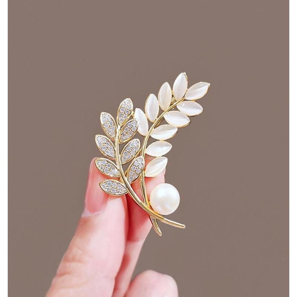 Diamond Butterfly Versatile Simple Brooch Flower Anti-light Pin Clothing Accessories Corsage