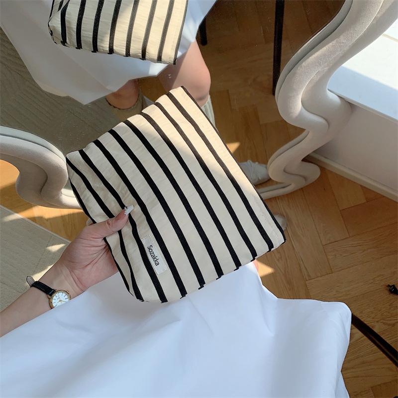 Large Capacity Knitted Stripe Cosmetic & Toiletry Travel Bag