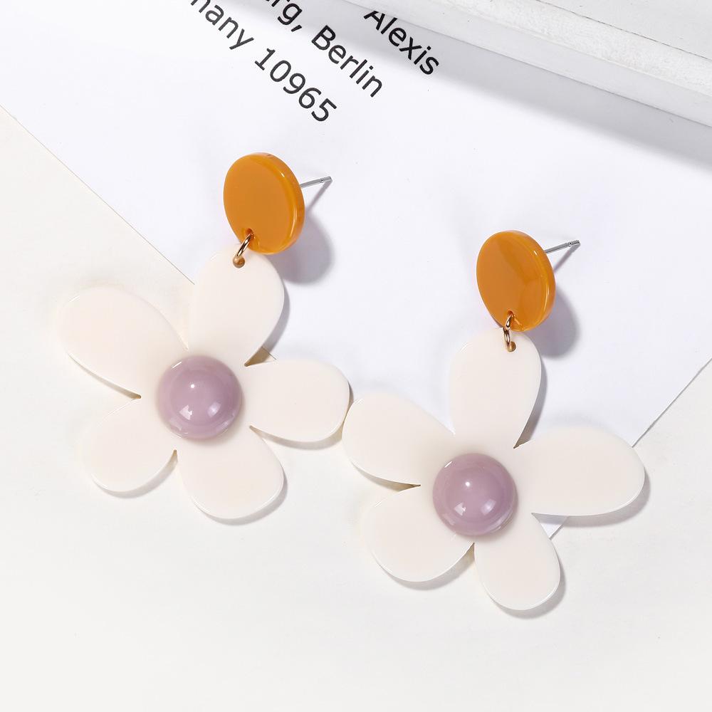 European and American Exaggerated Candy Colored Flower Earrings, Fashionable and Simple Sweet Button Daisy Earrings