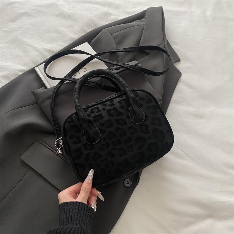 

Women s bag new matte texture fashion shoulder messenger women s bag casual portable bowling bag