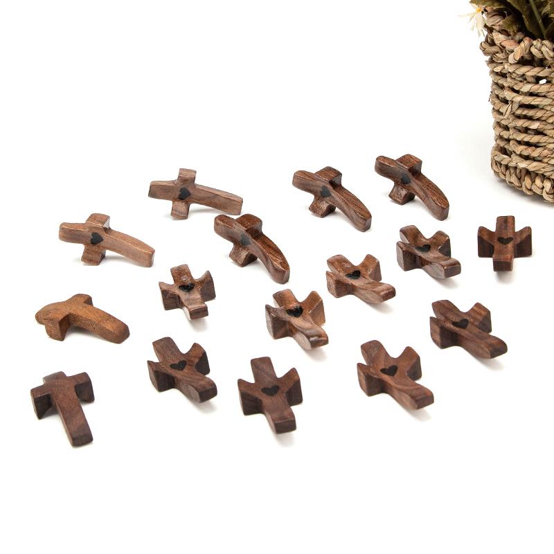 1Pcs Black Walnut Pocket Cross Pocket-Sized Stress Relief Spiritual Companion Cross My Heart Encouragement Gift Wooden Cross