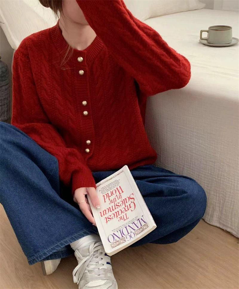 2026 Autumn Retro Gold Buckle Knit Cardigan - Gentle Style, Round Neck, Solid Color Sweater for Women