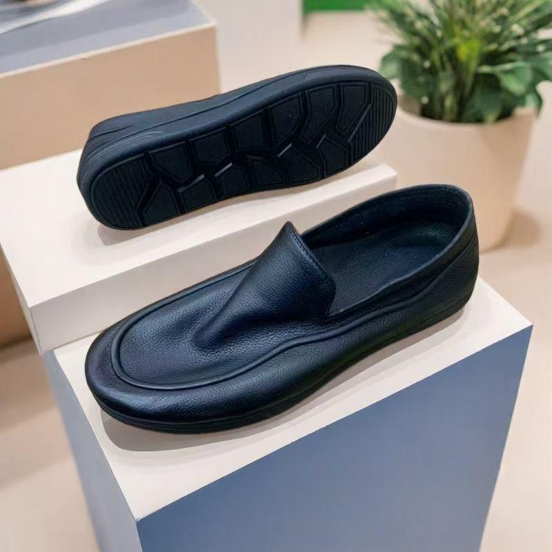 Fashion New Men's Leather Loafers Slip-On Driving Shoes Comfortable Soft Sole Casual Shoes Non-Slip Lightweight Flexible Sole for Men