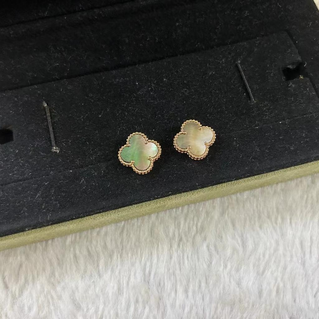 High Version Lucky Four-leaf Clover Earrings for Women 18K Fashion Light Luxury Natural White Mother-of-pearl Pair of Earrings