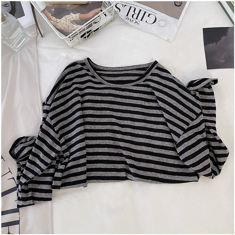 Spring Striped Long Sleeved T-shirt for Women Loose and Lazy Round Neck Casual Top Base Shirt