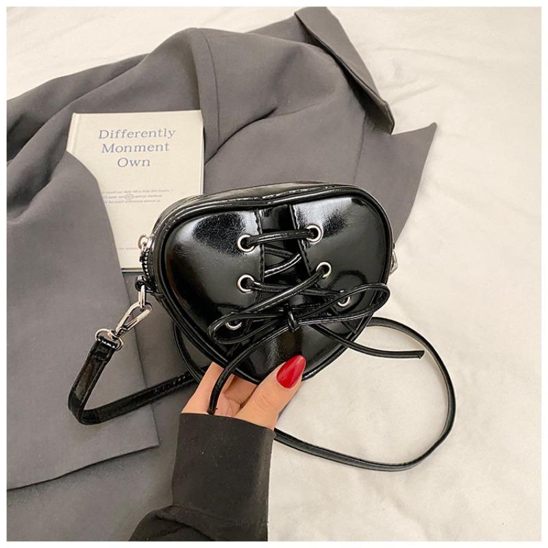 Niche Design Mini Love Messenger Bag Women's Spring and Summer Lady Ballet Style Versatile Shoulder Bag Tide