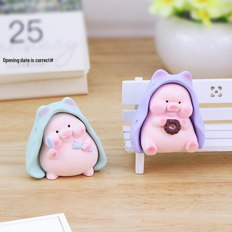 Adorable Dumb Pig Resin Figurine - Cute Desktop or Car Decoration