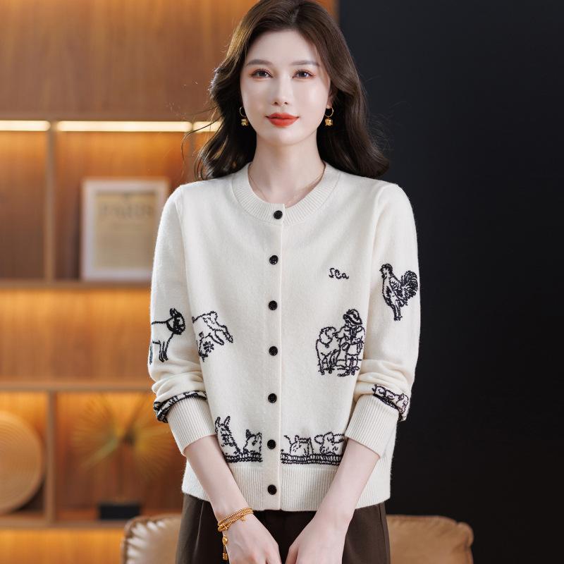 Women's Jacquard Wool Cardigan: Autumn/Winter Knitwear for Stylish Middle-Aged Mothers