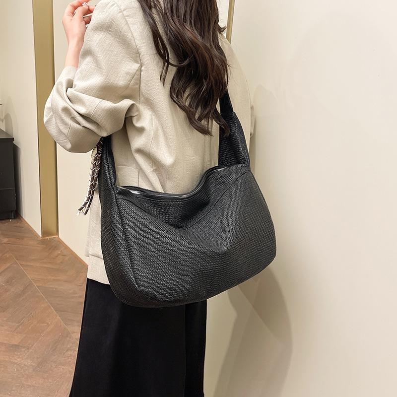 Casual bag women's new trendy fashion shoulder bag large capacity commuter messenger commuter bag