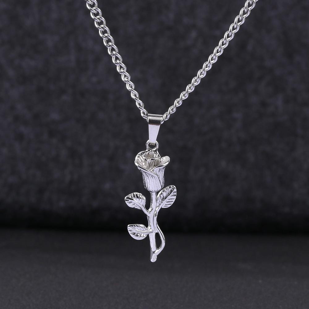 Dreidimensionaler Rosenanhänger-Halskette im Vintage-Stil aus Edelstahlmaterial, langlebig für Frauen, vielseitiger Schlüsselbein-Ketten-Schmuck