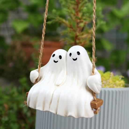 Swing Ghost Couple Figurine Halloween Ghost Hanging Decoration Resin White Ghost Couple Ornament for Indoor Outdoor Garden Patio Porch Decor
