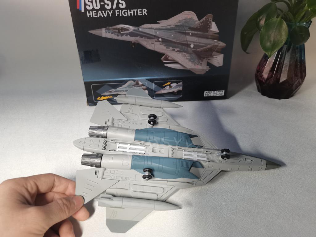 1/100 Scale SU57 Fighter Airplane Model ABS Diecast Aircraft Su-57 Plane Model Toy For Collection Modern Educational Toys Build