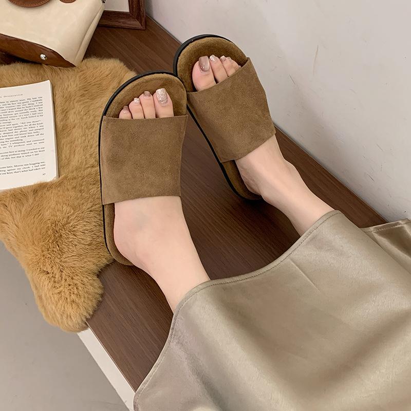 Korean simple matte leather one-word slippers women's 2025 early autumn new versatile comfortable small casual shoes slippers