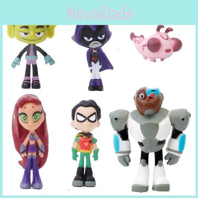 סט דמויות אדוריבלי של Teen Titans Go הכולל את רובין, רייבן, ביסט בוי וסטארפייר