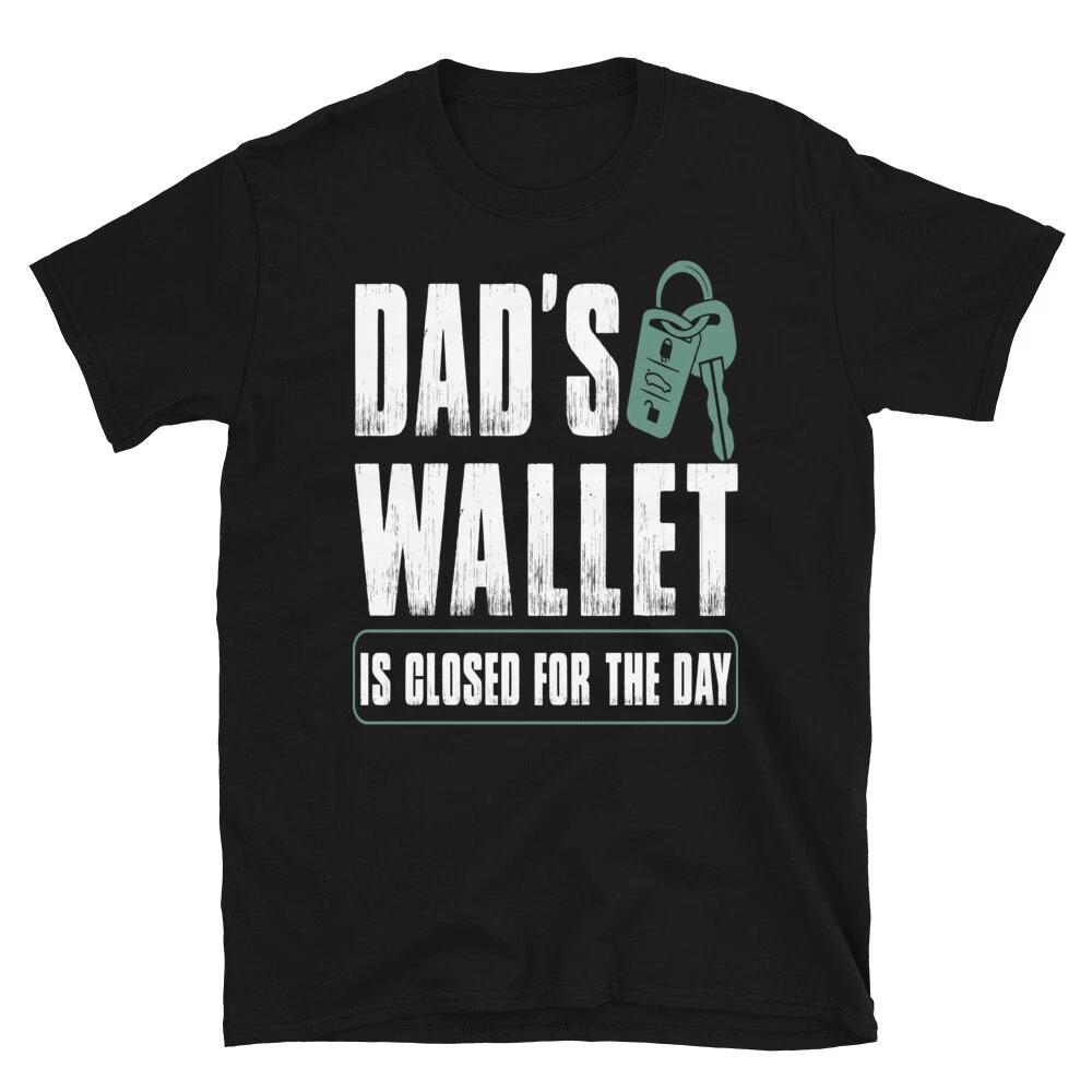 Dad's Wallet Is Closed Father's Day Papa Funny Dad T-Shirt