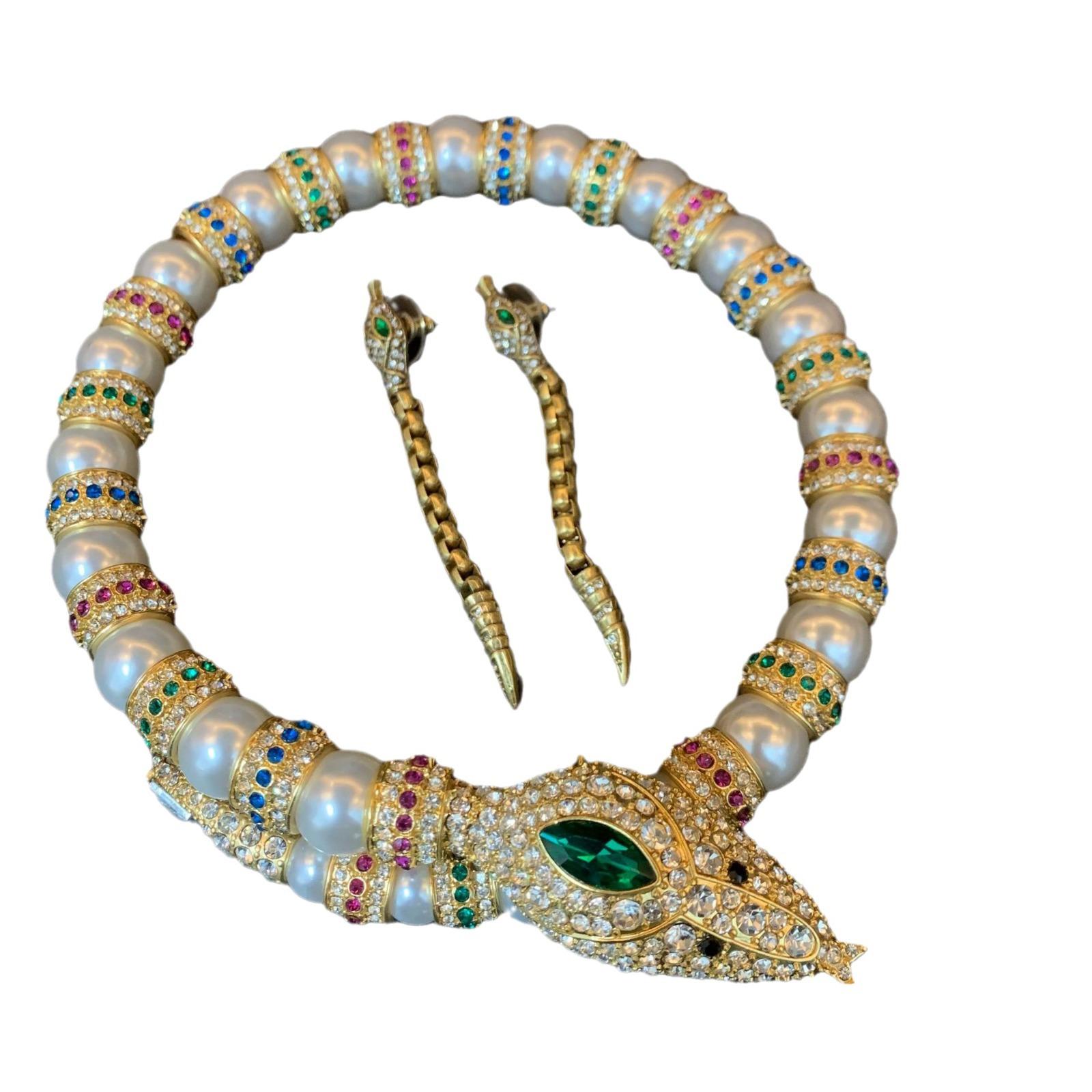 

Темпераментный средневековый набор украшений со змеями, атмосферный придворный стиль, темпераментное элегантное колье, серьги-пусеты