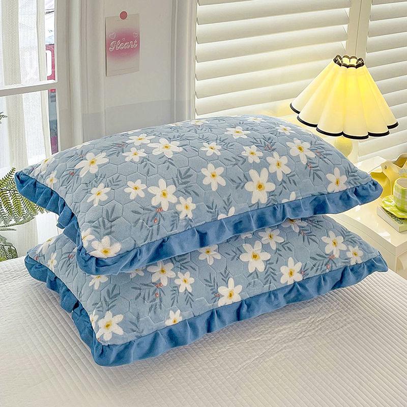 Verdicktes Kissenbezug-Set aus Milchsamt für den Wintergebrauch zu Hause, Kissenbezug aus Korallensamt mit einem Kissenkern