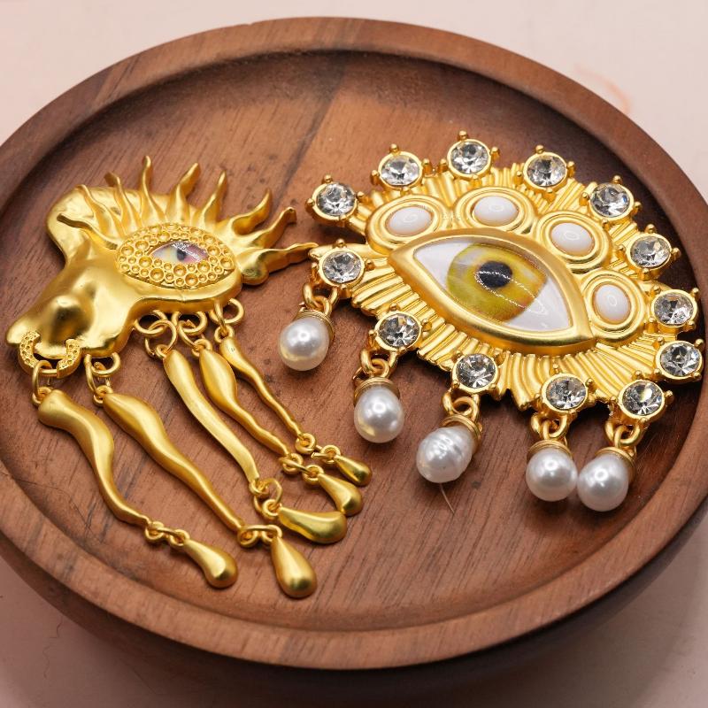 Pleated Devil'S Eye Brooch Alloy Keyhole Shape Glaze Luxury Badge Pin Trendy Tassels Banquet Clothes Metal Pin