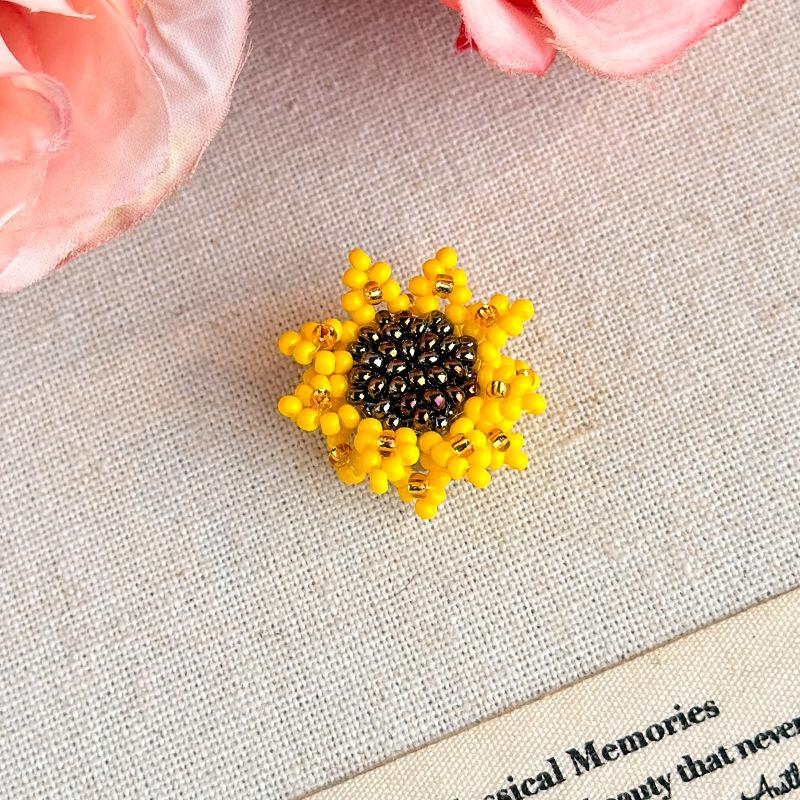 Shoe Decorations Imitation Pearl Colorful Flower Handmade DIY Beaded Shoe Buckle Shoes Decorative Accessories 2026 Fashion New