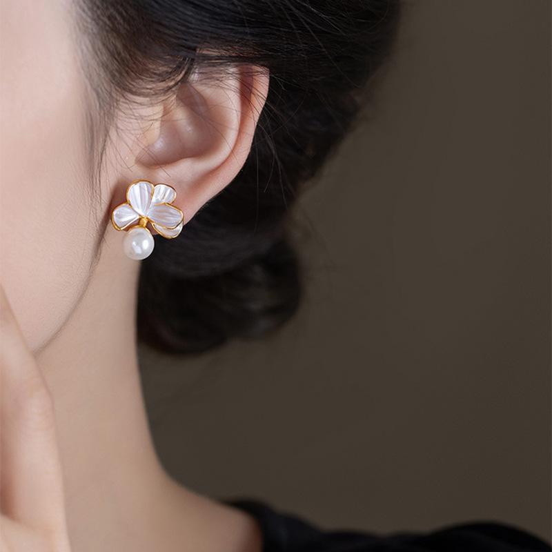 Oil drop pearl flower earrings retro temperament stud earrings niche light luxury high-end earrings women