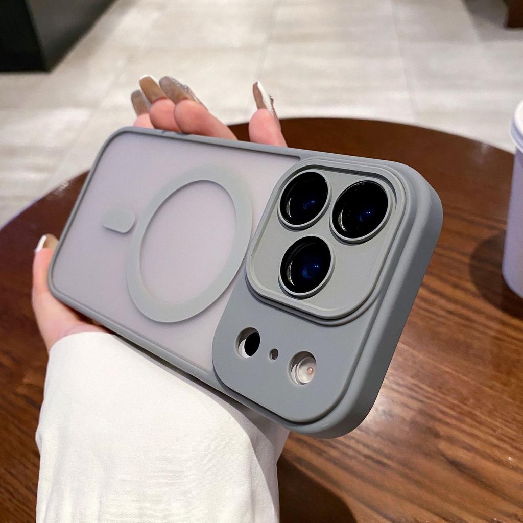 Applicable To IPhone17PROMAX Yadun Skin Sense Magnetic Phone Case Apple 16 with Lens Film PC Protector 15