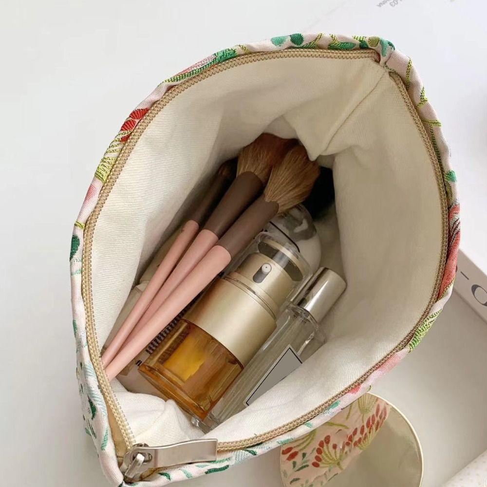 Polyester Canvas Flower Clutch Bag Large Capacity Zipper Closure Cosmetic Storage Pouch Portable Flower Pattern Makeup Bag