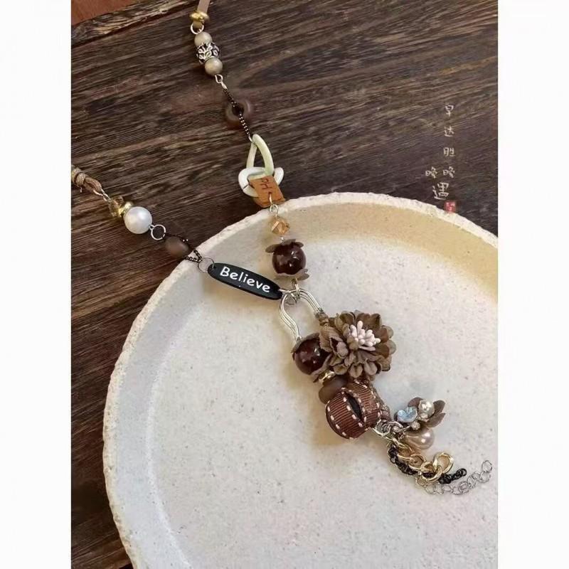 Womens Acrylic Pendant Necklace With Geometric Charms Resin Chain Adjustable Length 21-50cm Minimalist Fashion