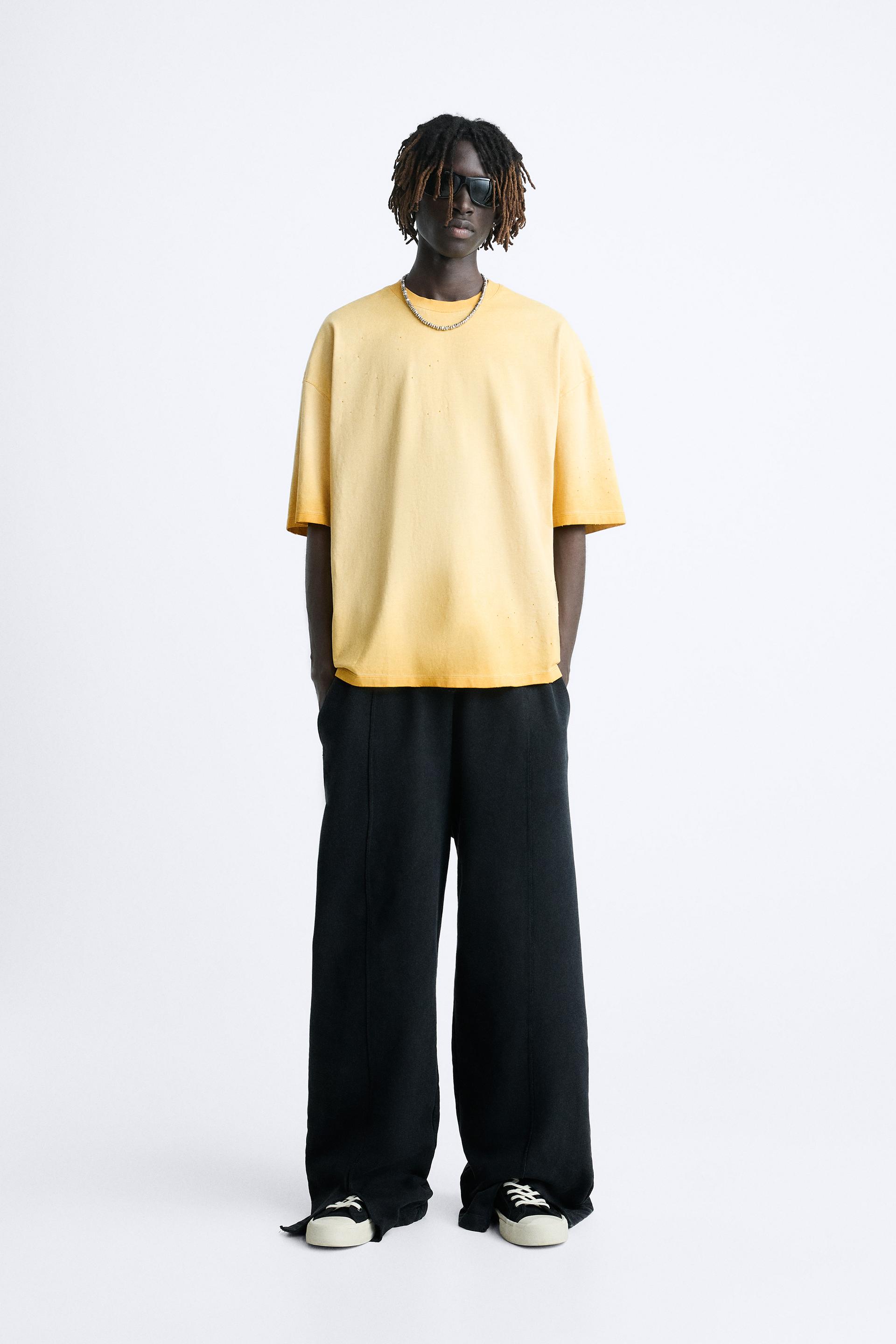 

Рваная футболка