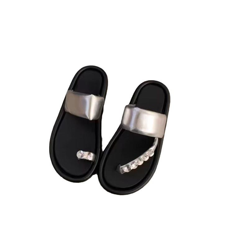 Internet Celebrity Super Fire Slippers Women's Summer Wear New Thick-soled Heightening Stepping On Shit Feeling Rhinestone Lazy Toe Sandals