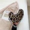 Designer Thick Chain Handbags Women Luxury Ladies Heart Shaped Shoulder Bag Cute Female Clutch Purse Fashion Love Underarm Bag