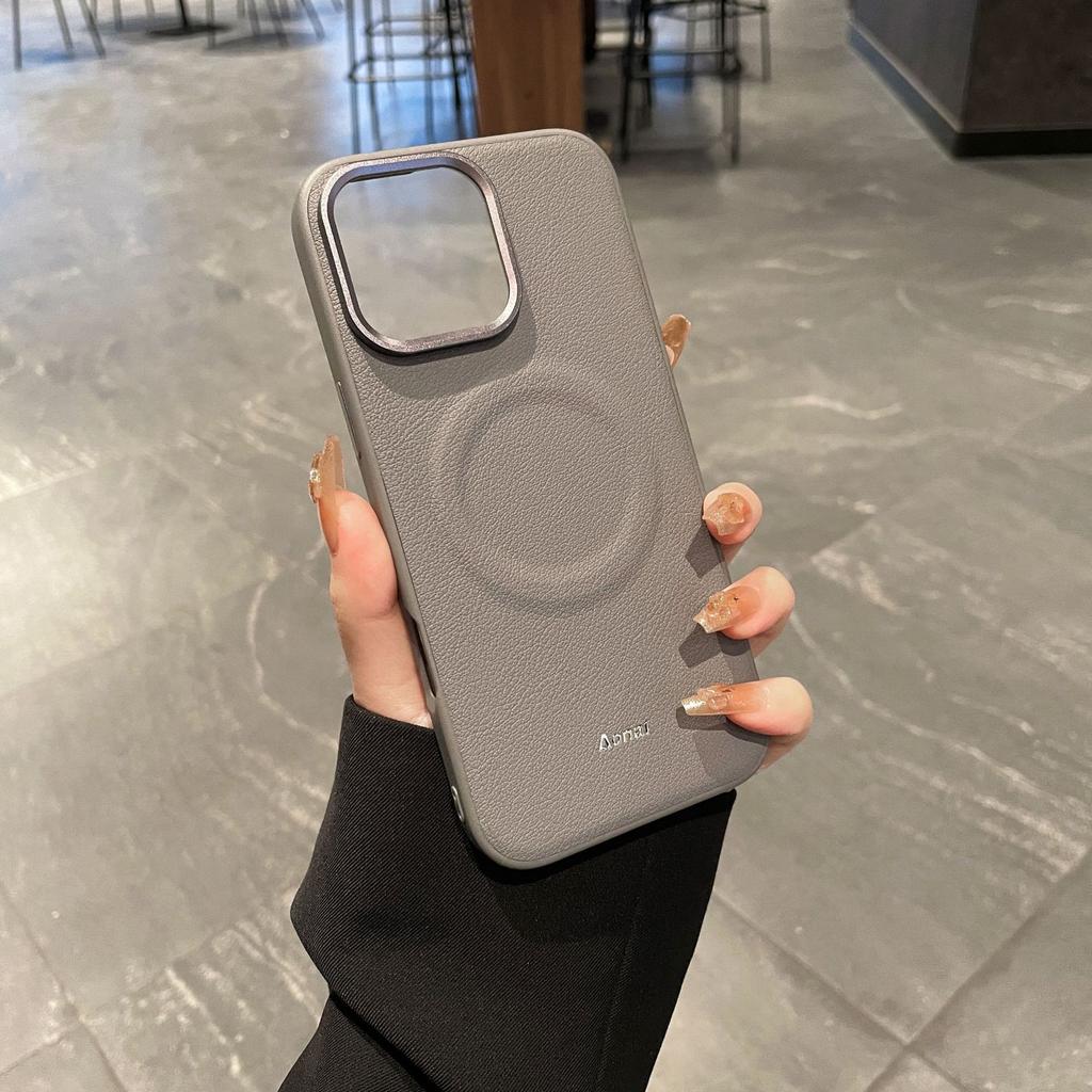 Suitable for The IPhone16 with A Lychee Peel Texture Phone Case, N52 Strong Magnetic Attraction, IPhone16 Pro with A Lens Ring, Business Hard Case