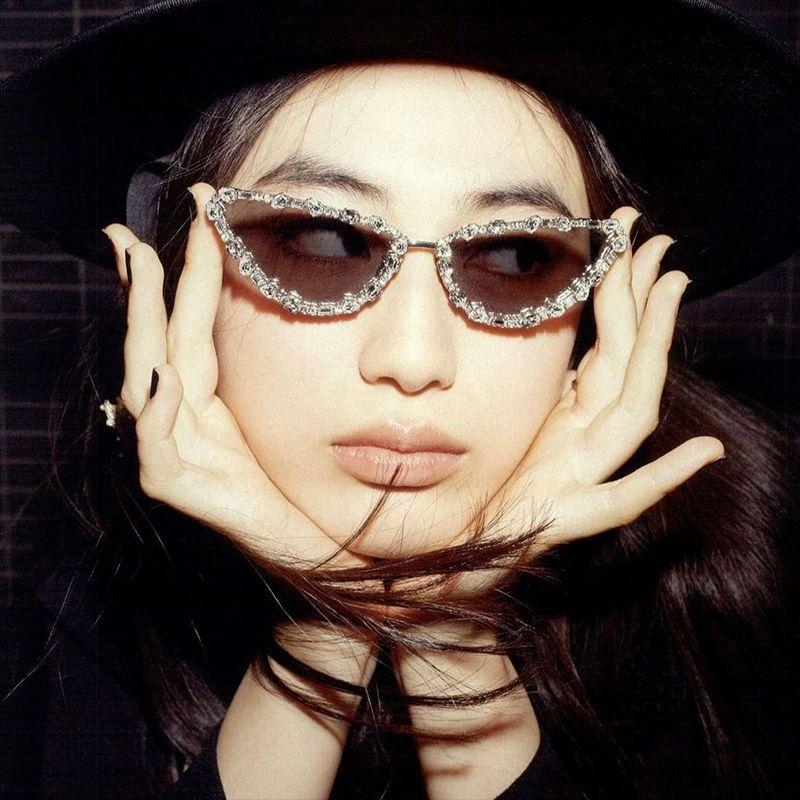 Triangle cat eye diamond encrusted metal sunglasses Latest Womens ins premium feel sunglasses fashion party stage sunglasses