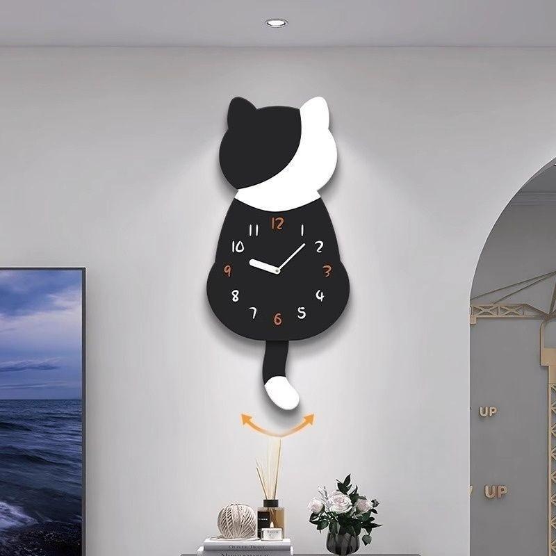 

Cute Cat Clock Decorative Painting Modern Minimalist Guest Restaurant Clock Hanging Painting Creative Swing Silent Home Wall Clock 20 × 45cm