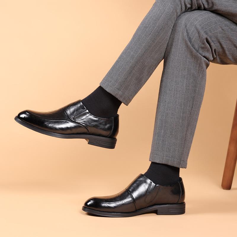 Fashion 2025 Autumn New Dress Shoes for Men Fashion Casual Leather Shoes Male Solid Color Designer Wedding Shoe Man