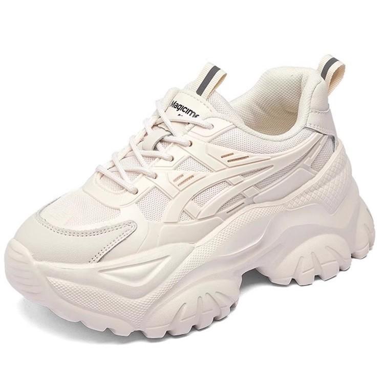 Beliebte Dad Shoes Damen 2025 Frühling und Sommer neu dicksohlige erhöhende vielseitige kleine schwarze dicksohlige Muffin-Sneaker