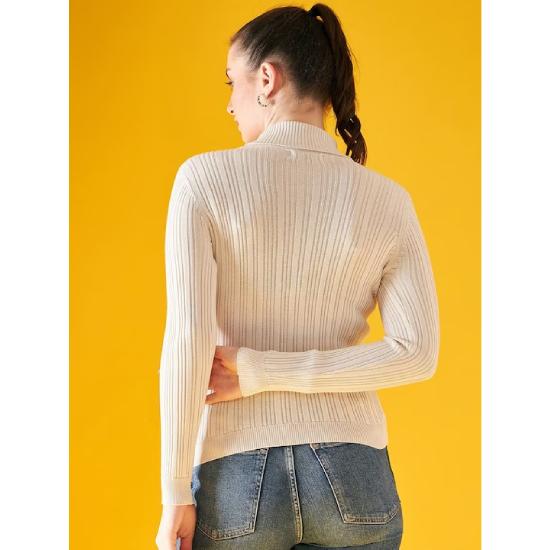 Pulover șic cu dungi țestoase: Un element esențial confortabil pentru garderoba ta