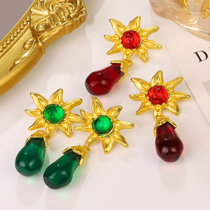Vintage French Retro Sunflower Imitation Glass Drop Earrings