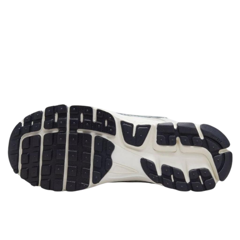 Nike Zoom Vomero 5 Photon Dust Metallic Silver