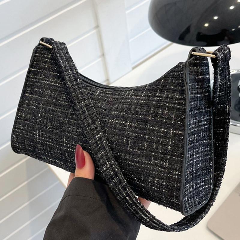 Minimalist Underarm Bag Women S Handbag  Fashionable Striped Shoulder Bag чёрный