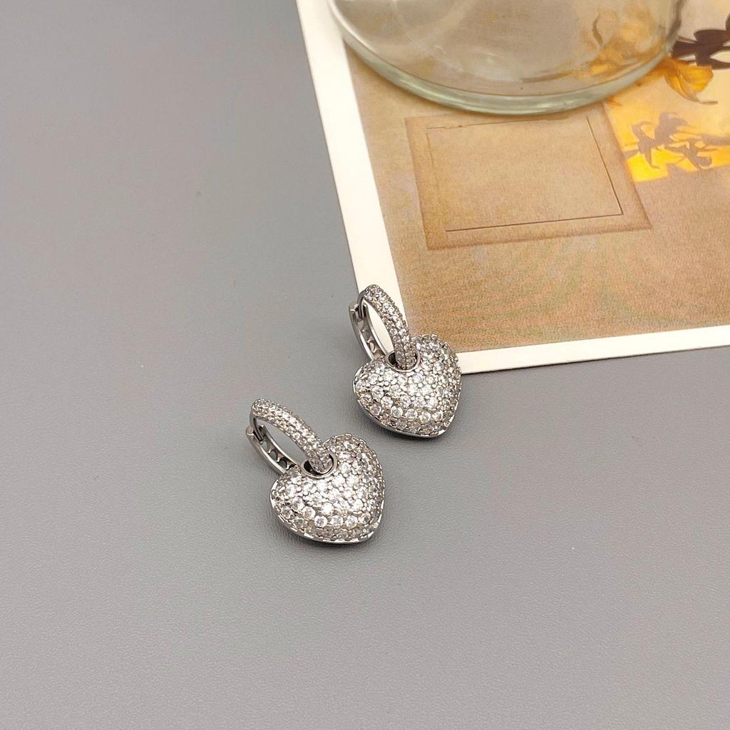 Korean & Japanese Hollow Heart Zircon Earrings: Elegant Dual-Wear Clip for Commuting & Fashion