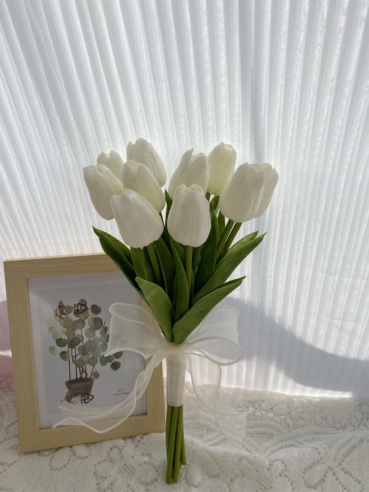 Hochzeitsstrauß im koreanischen Stil: Künstliche Tulpenblumen für die Braut, Ideal für Hochzeitsdekoration & Fotos.