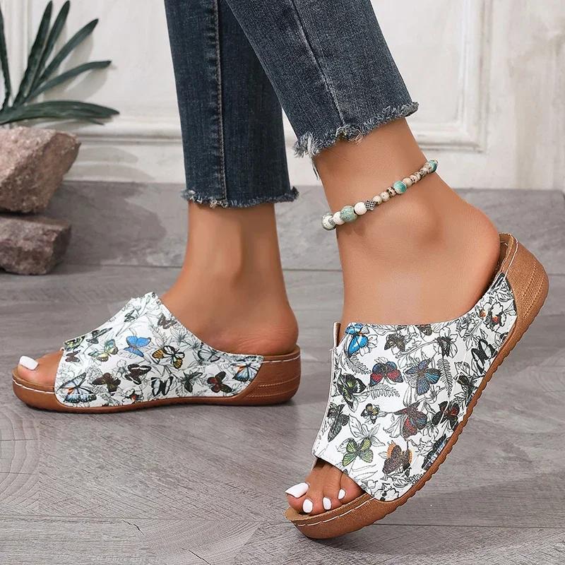 Fashion Butterfly Printed Wedge Slippers for Women Lightweight Peep Toe Platform Sandals Woman Summer 2025 Comfort Non Slip Beach Slides