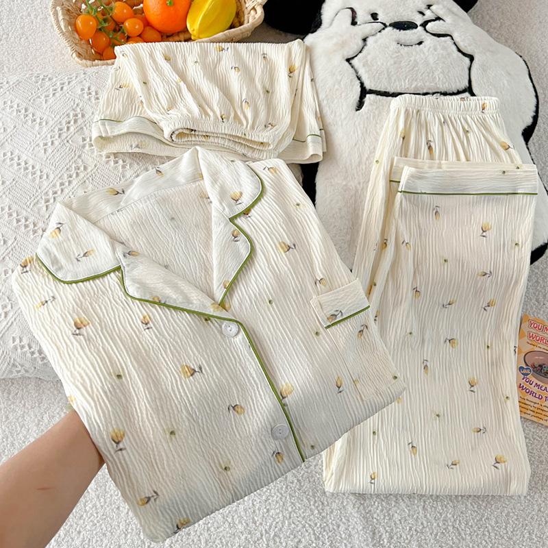 

Цветочный Высококачественный Повседневный Маленький Свежий Мятый Тканевый Пижамный Комплект Женский Летний С Коротким Рукавом Из Трех Предметов Домашняя Одежда M