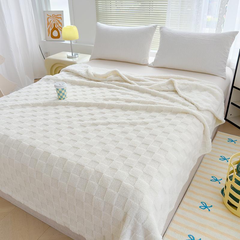 Solid Color Grid Flannel Blanket Office Nap Blankets Coral Fleece Air Conditioner Thin Blankets Winter Knitted Bed Sheets or Sofa Cover Four-season