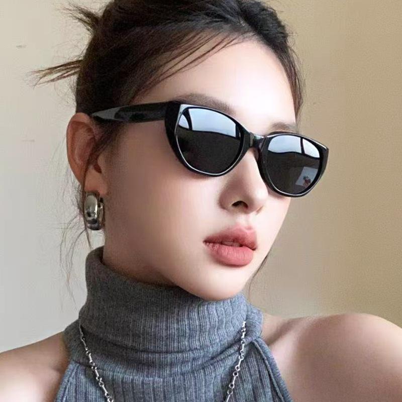 

TR High-definition polarized cat-eye sunglasses for men and women, make the face appear smaller, with a high-end feel, UV protection, black frame TR Insertion frame+High-d