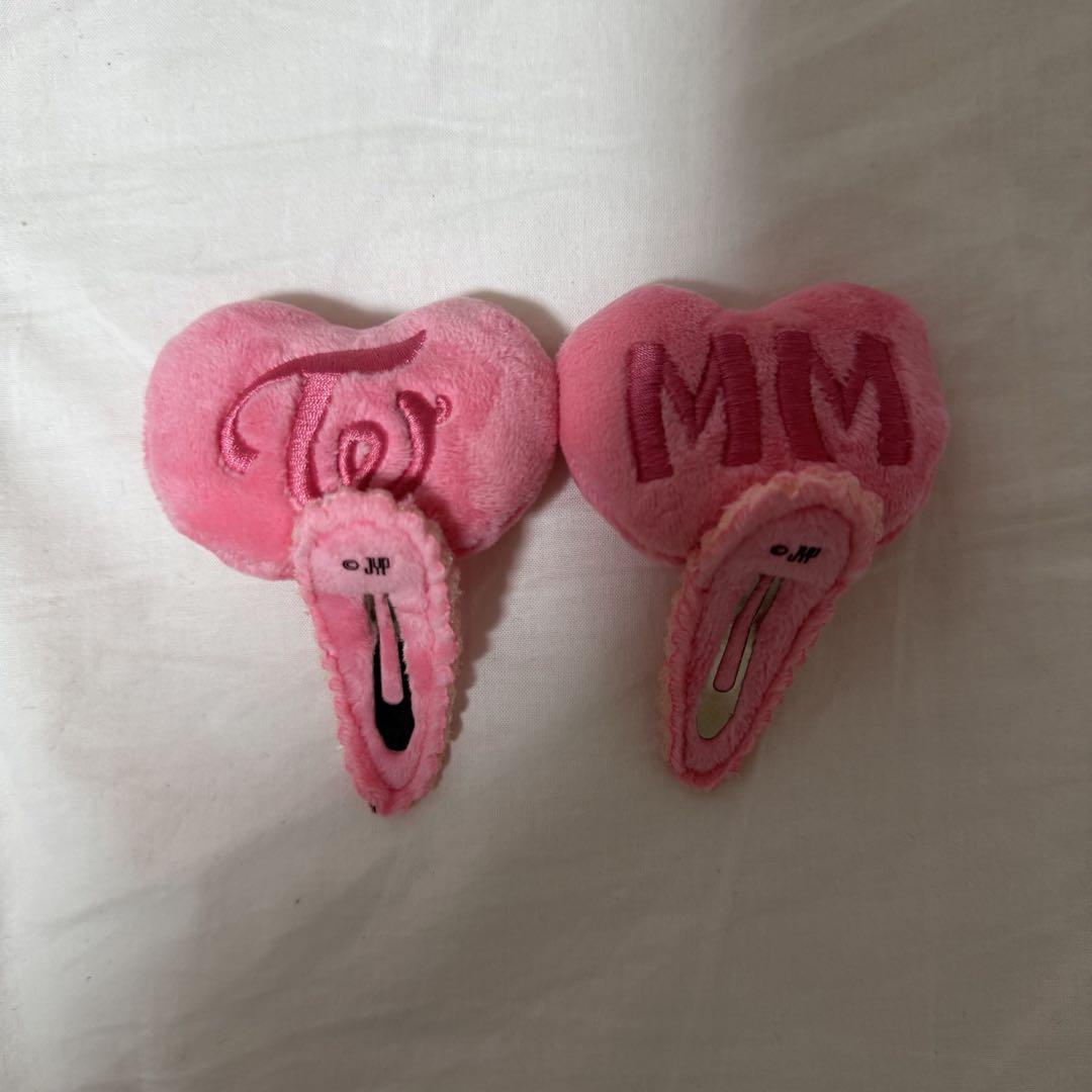 

[USED] TWICE THIS IS FOR Momo Hairpin