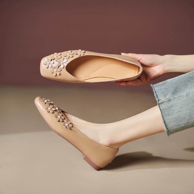 Giant soft~ New flower fashion women's square head single shoes 2025 spring Korean version shallow mouth single shoes comfortable commuting flats